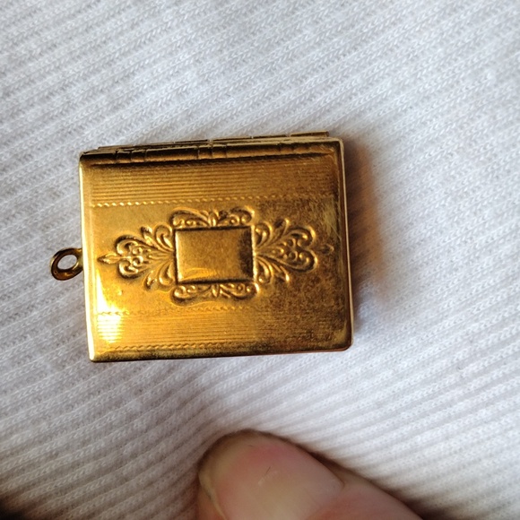 Vintage/Victorian locket - Picture 6 of 8